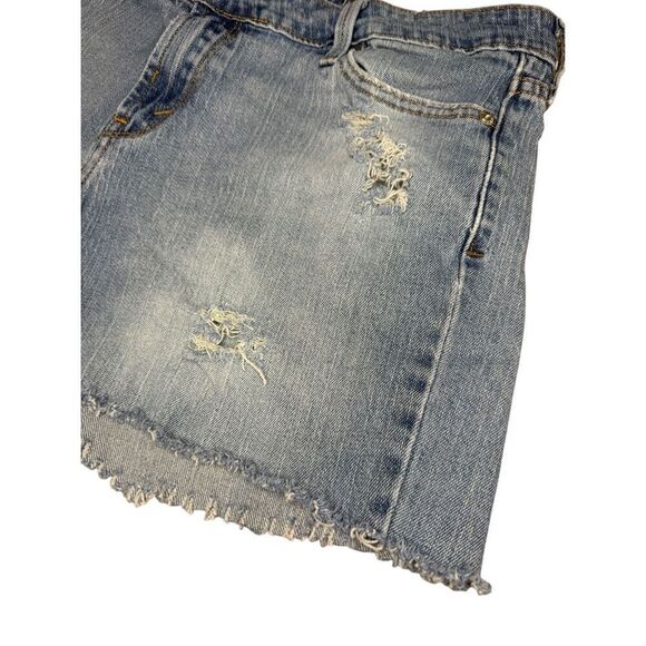 Levi’s Women’s 14 Cutoff Denim Jean Shorts Distressed Mid Rise Medium Wash - Picture 2 of 8
